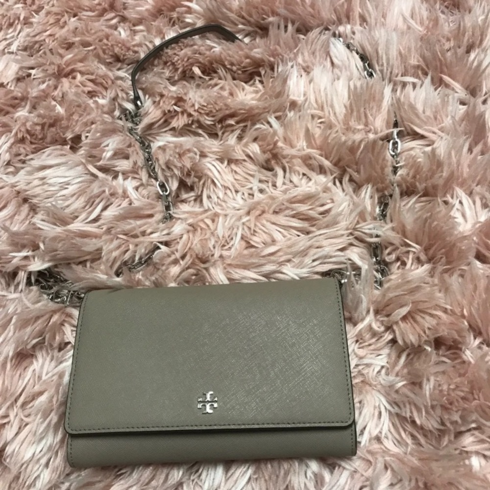 Tory Burch Robinson Wallet on Chain